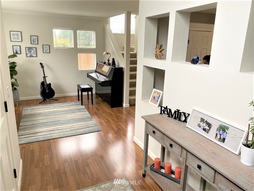 35127 11th Place Southwest Federal Way, WA 98023 - Photo 21 of 31 a view of living room with furniture and flat screen tv