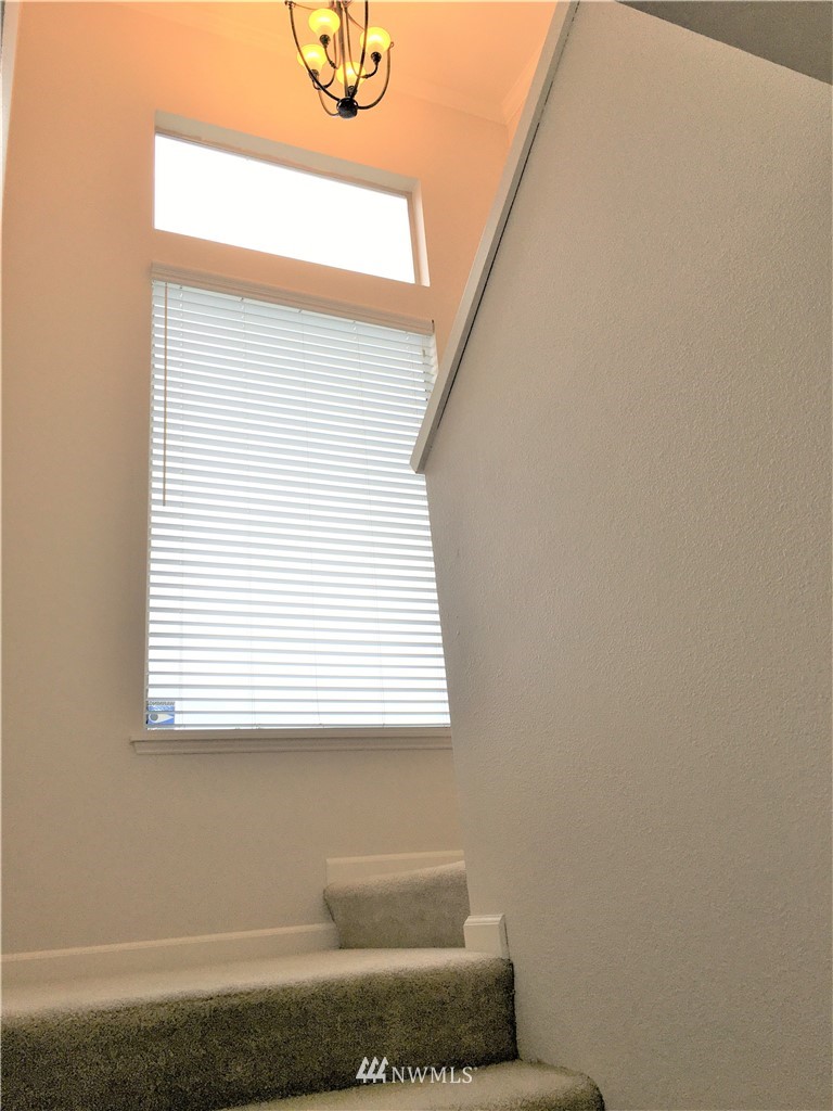 35127 11th Place Southwest Federal Way, WA 98023 - Photo 30 of 31 a bathroom with a window