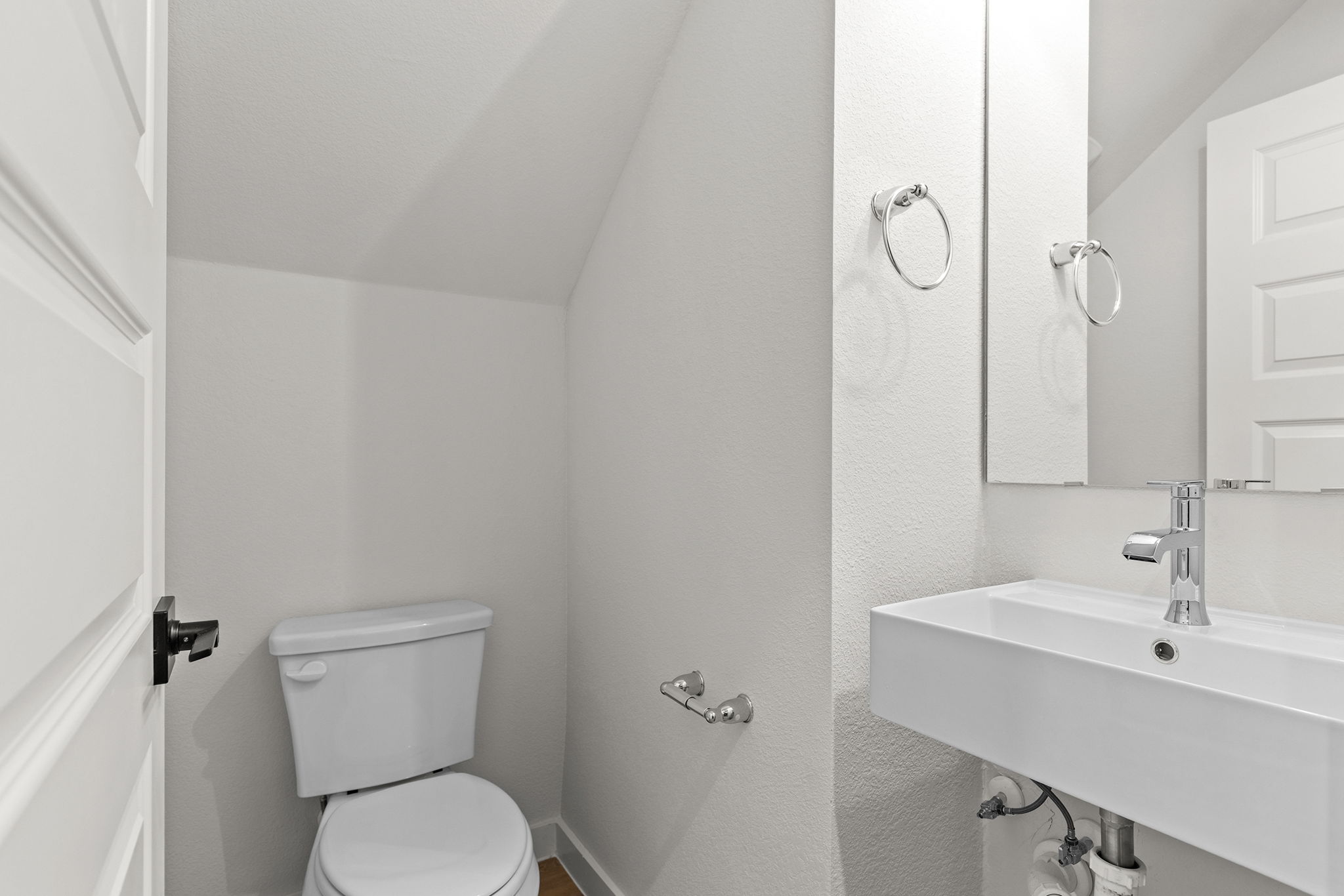 2600 Gattis School Road, Unit 1001 Round Rock, TX 78664 - Photo 16 of 40 A well-appointed lavatory offers both comfort and privacy.