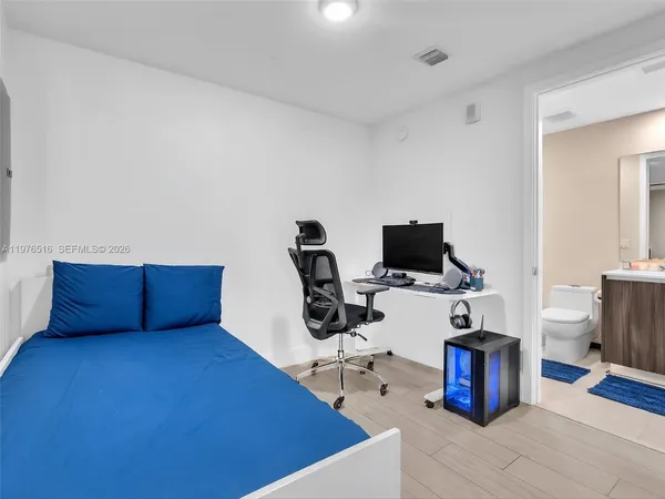 $5,750 | 488 Northeast 18th Street, Unit 2309, Miami, FL 33132