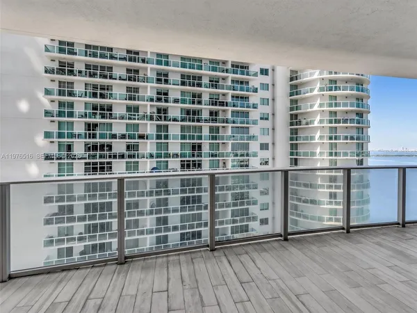 $5,750 | 488 Northeast 18th Street, Unit 2309, Miami, FL 33132