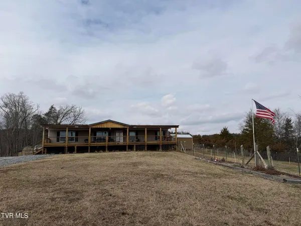 $379,900 | 220 Redwood Lane, Mosheim, TN 37818
