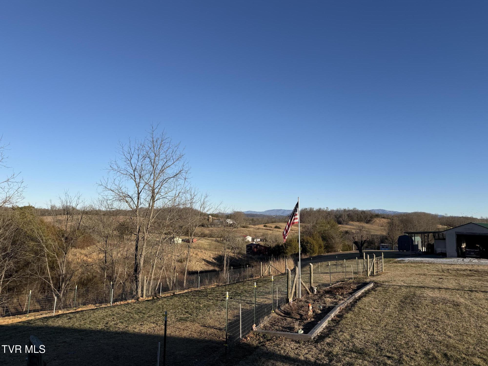 220 Redwood Lane Mosheim, TN 37818 - Photo 3 of 47 IMG_5426