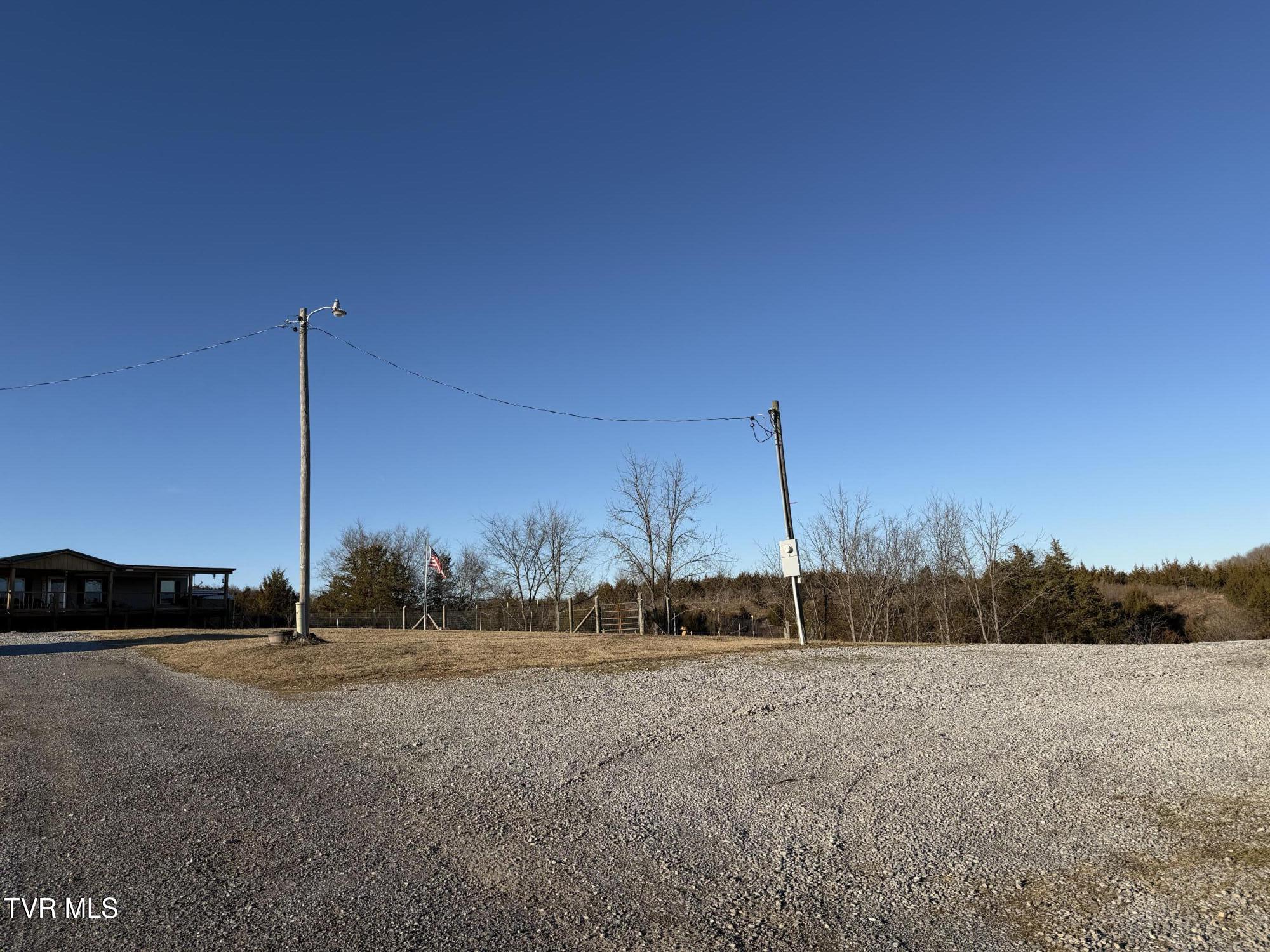 220 Redwood Lane Mosheim, TN 37818 - Photo 7 of 47 IMG_5412