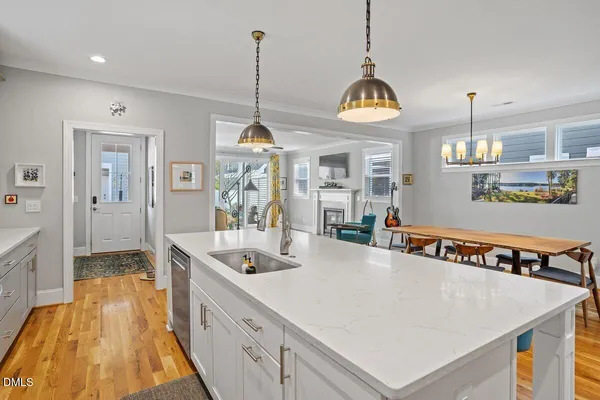 $845,000 | 403 1/2 Carolina Avenue, Raleigh, NC 27606