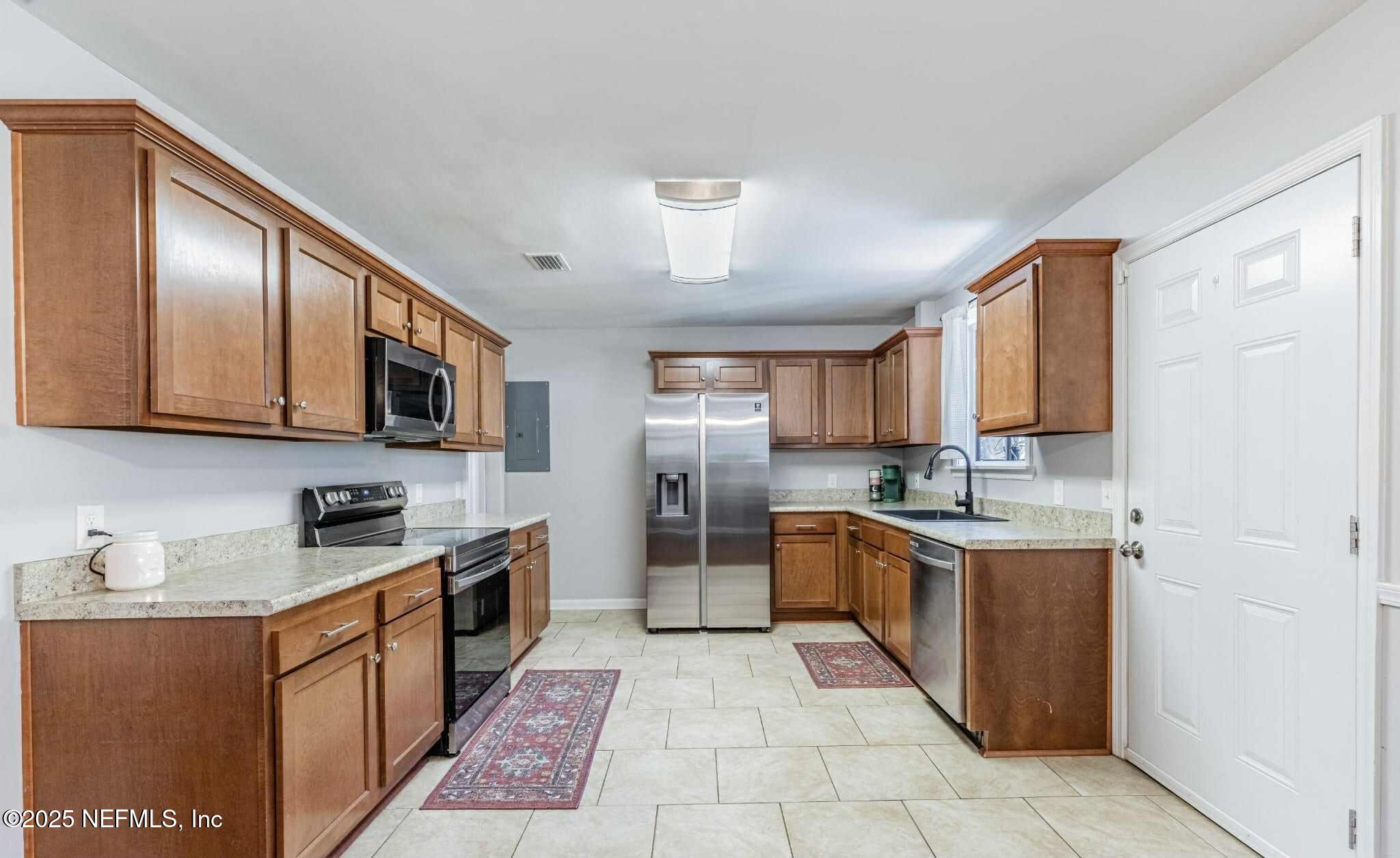 7304 Midway Road Jacksonville, FL 32244 - Photo 4 of 8 c6fa7029-df90-4453-b0f1-c01b30a8b1dc