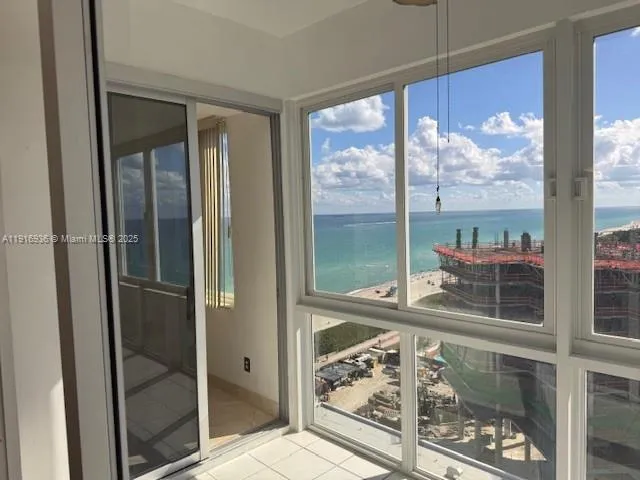$3,400 | 5401 Collins Avenue, Unit 1512, Miami Beach, FL 33140