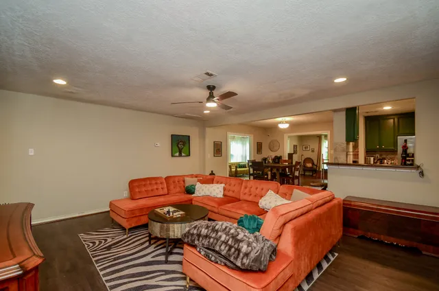 $3,875 | 4315 Fernwood Drive, Houston, TX 77021