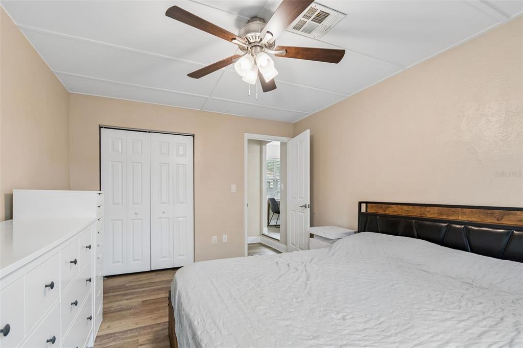 5501 82nd Avenue North Pinellas Park, FL 33781 - Photo 23 of 42