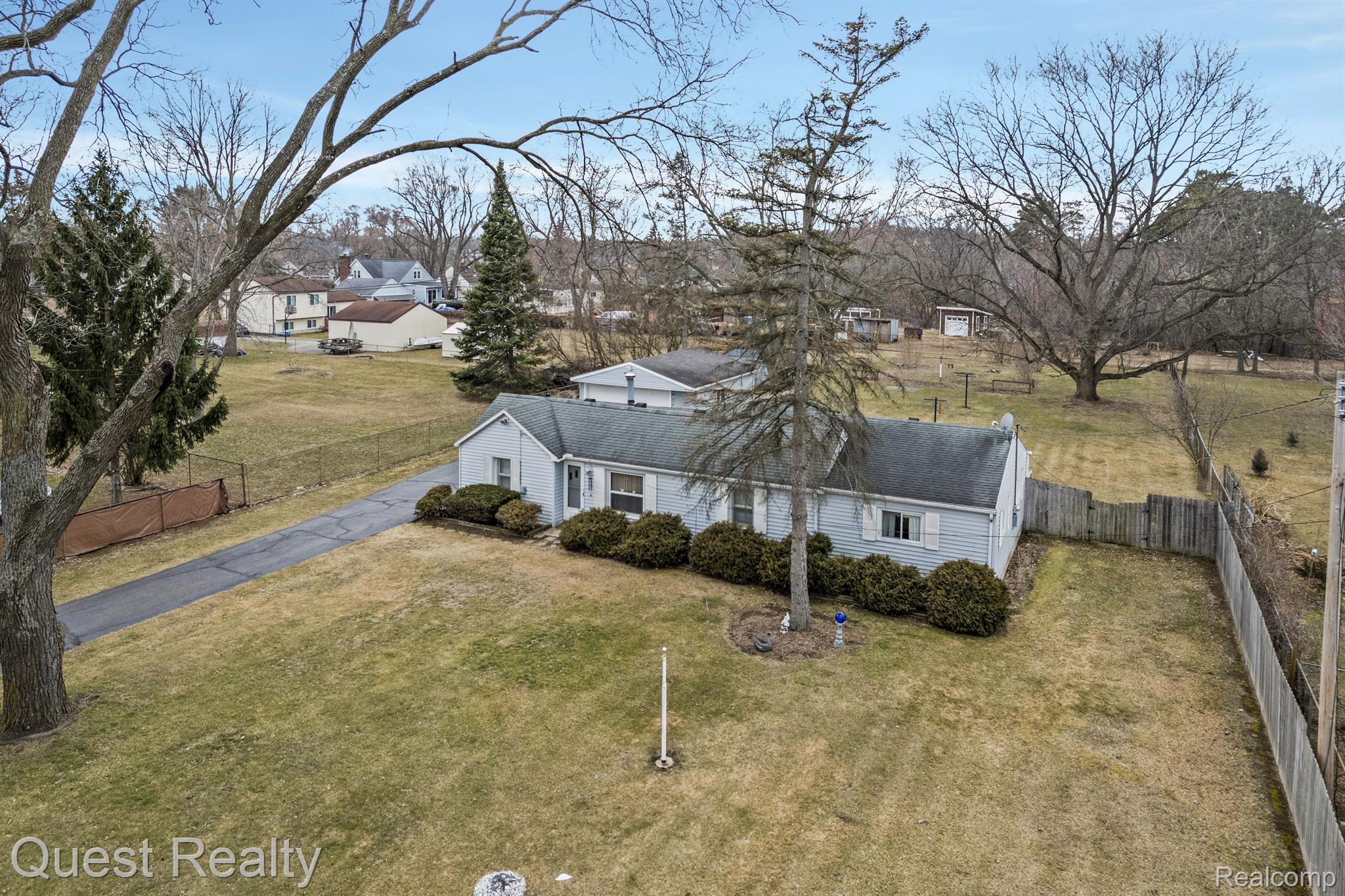 2671 Marlington Road Waterford, MI 48329 - Photo 4 of 32 Gallery Image 4