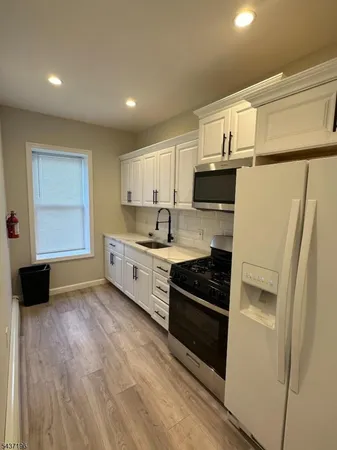 $2,000 | 1057 East Jersey Street, Unit 1, Elizabeth, NJ 07201