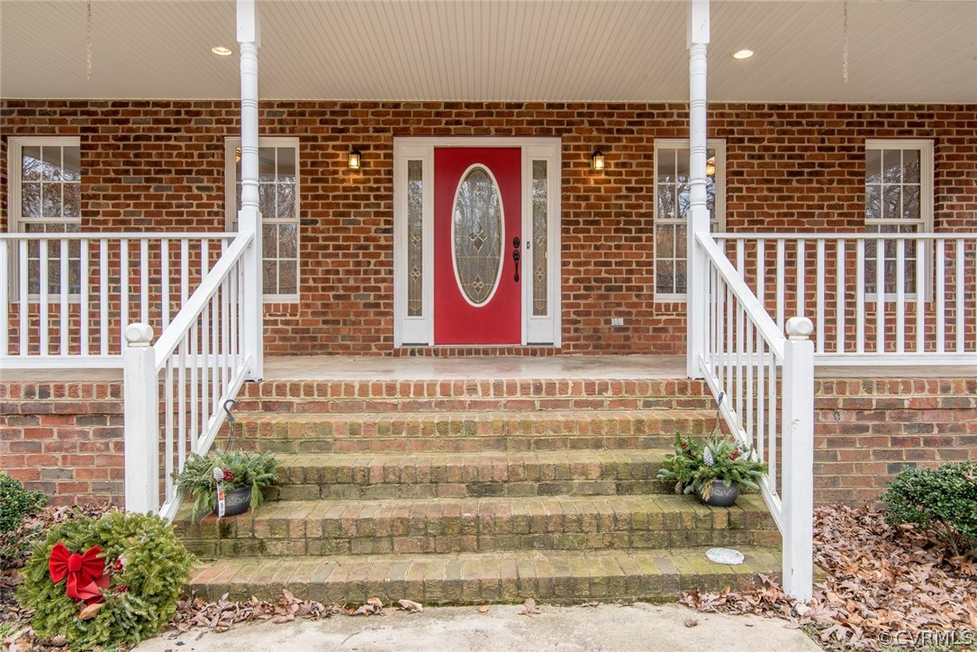 20843 Beaver Dam Road Beaverdam, VA 23015 - Photo 5 of 50 a front view of a house with entryway