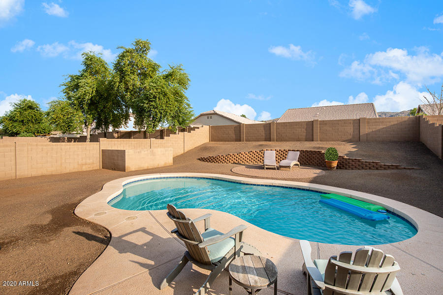 1633 E Beautiful Ln-20