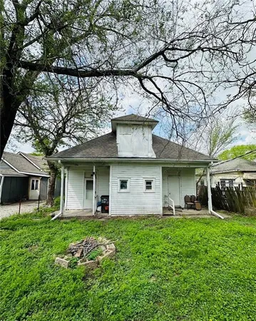 $132,000 | 2421-2423 South 11th Street, St. Joseph, MO 64503
