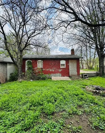 $132,000 | 2421-2423 South 11th Street, St. Joseph, MO 64503