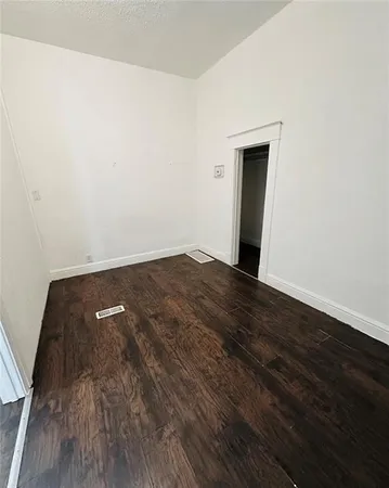 $132,000 | 2421-2423 South 11th Street, St. Joseph, MO 64503