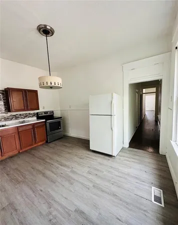 $132,000 | 2421-2423 South 11th Street, St. Joseph, MO 64503