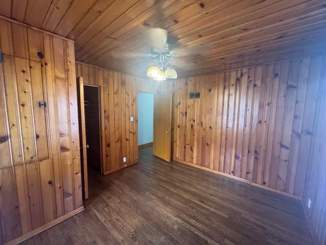 $2,150 | 7706 27th Avenue, Kenosha, WI 53143