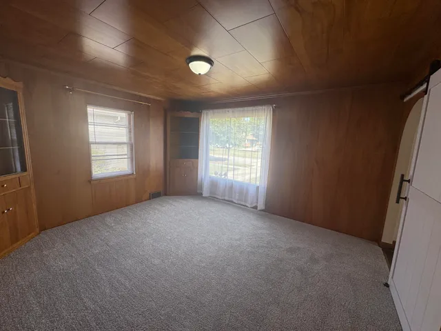 $2,150 | 7706 27th Avenue, Kenosha, WI 53143