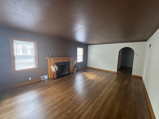 $2,150 | 7706 27th Avenue, Kenosha, WI 53143