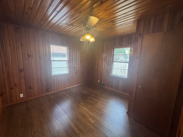 $2,150 | 7706 27th Avenue, Kenosha, WI 53143