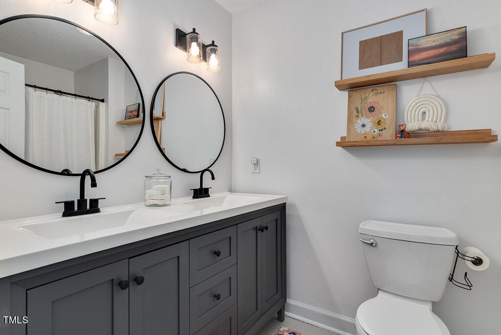 5813 Heatherbrook Circle Raleigh, NC 27612 - Photo 13 of 30 Guest Bath