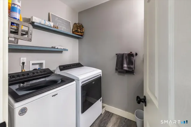 $399,900 | 33 Merriman Street, Bristol, CT 06010