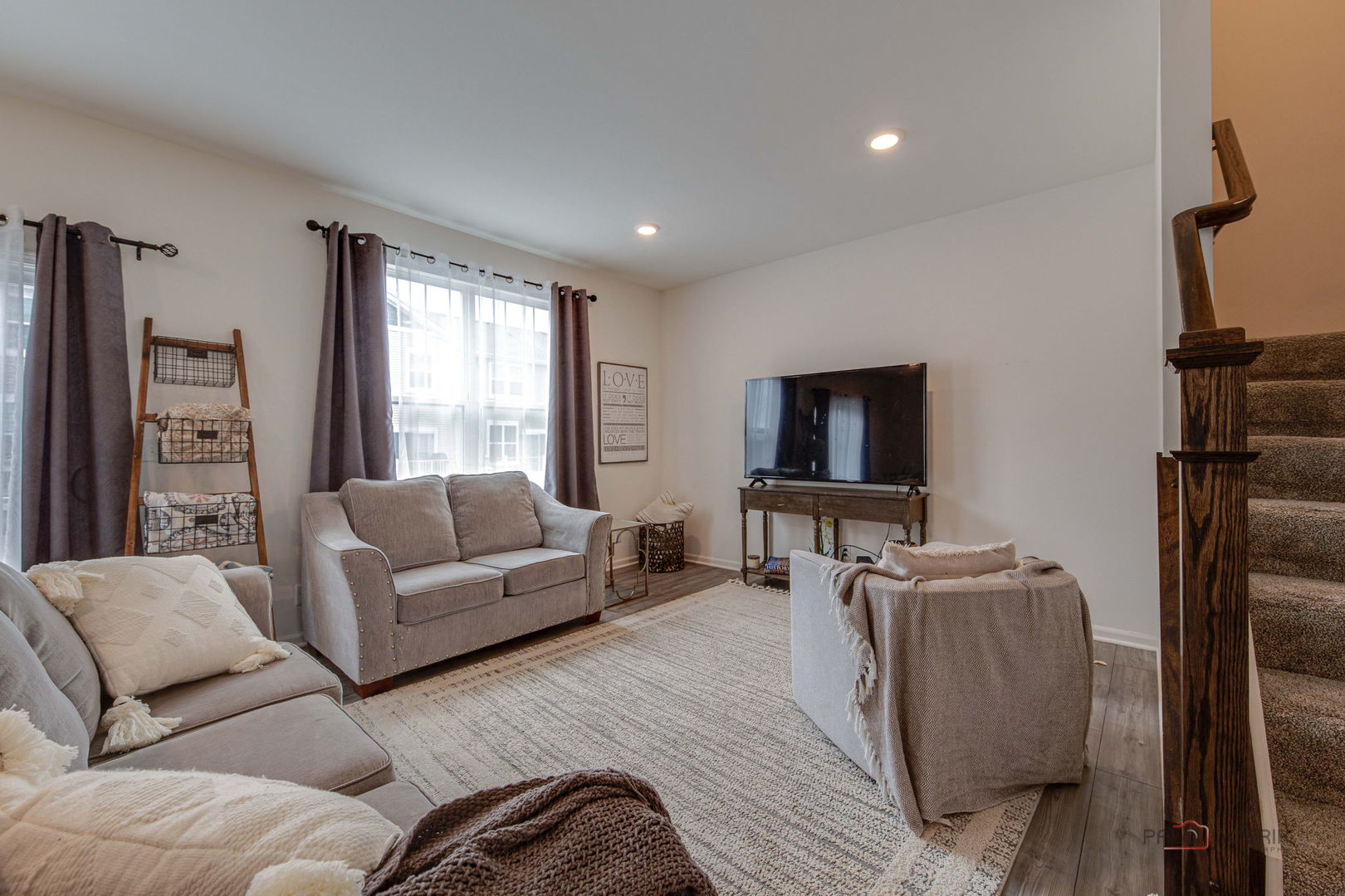 1017 Atterberg Road South Elgin, IL 60177 - Photo 5 of 24 Gallery Image 5
