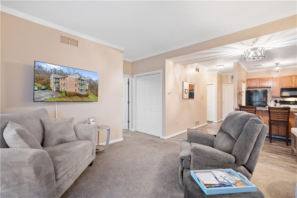 2445 Old Greentree Road, Unit 2B Carnegie, PA 15106 - Photo 11 of 25 Gallery Image 11