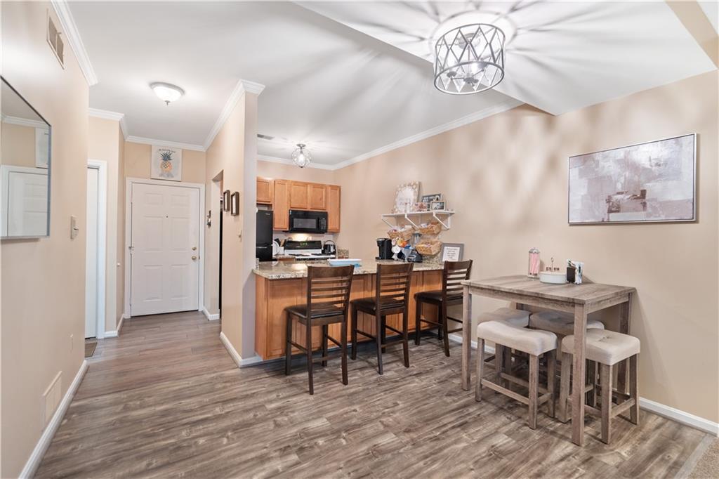 2445 Old Greentree Road, Unit 2B Carnegie, PA 15106 - Photo 3 of 25 Gallery Image 3