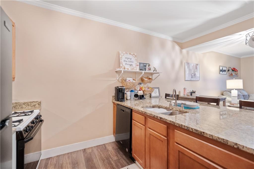 2445 Old Greentree Road, Unit 2B Carnegie, PA 15106 - Photo 6 of 25 Gallery Image 6
