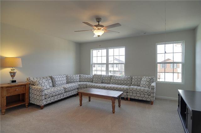 1013 Merrick Road Hendersonville, TN 37075 - Photo 5 of 10 Gallery Image 5