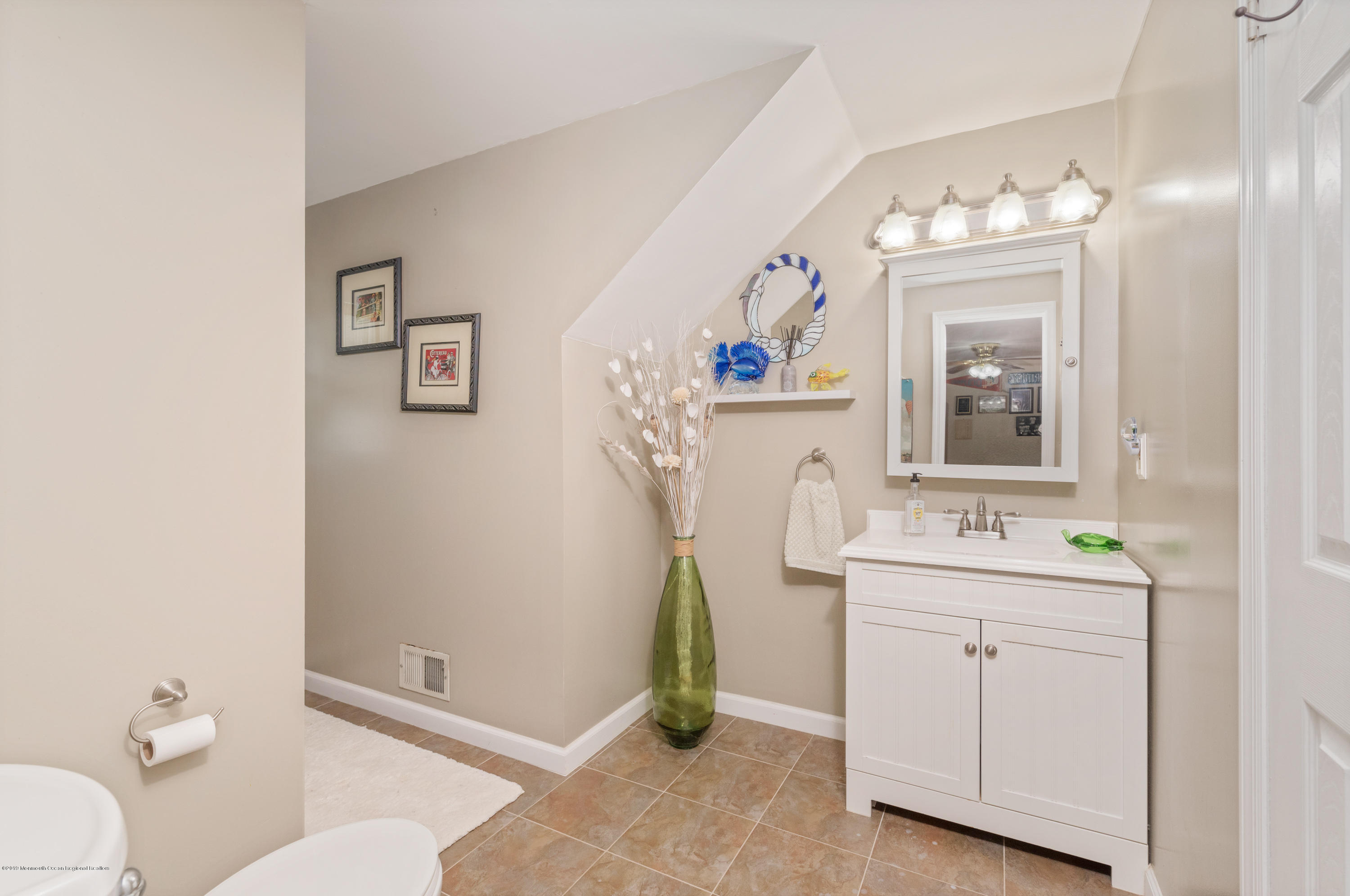 130 Starlight Road Howell, NJ 07731 - Photo 23 of 28 Upstairs Hall Bath
