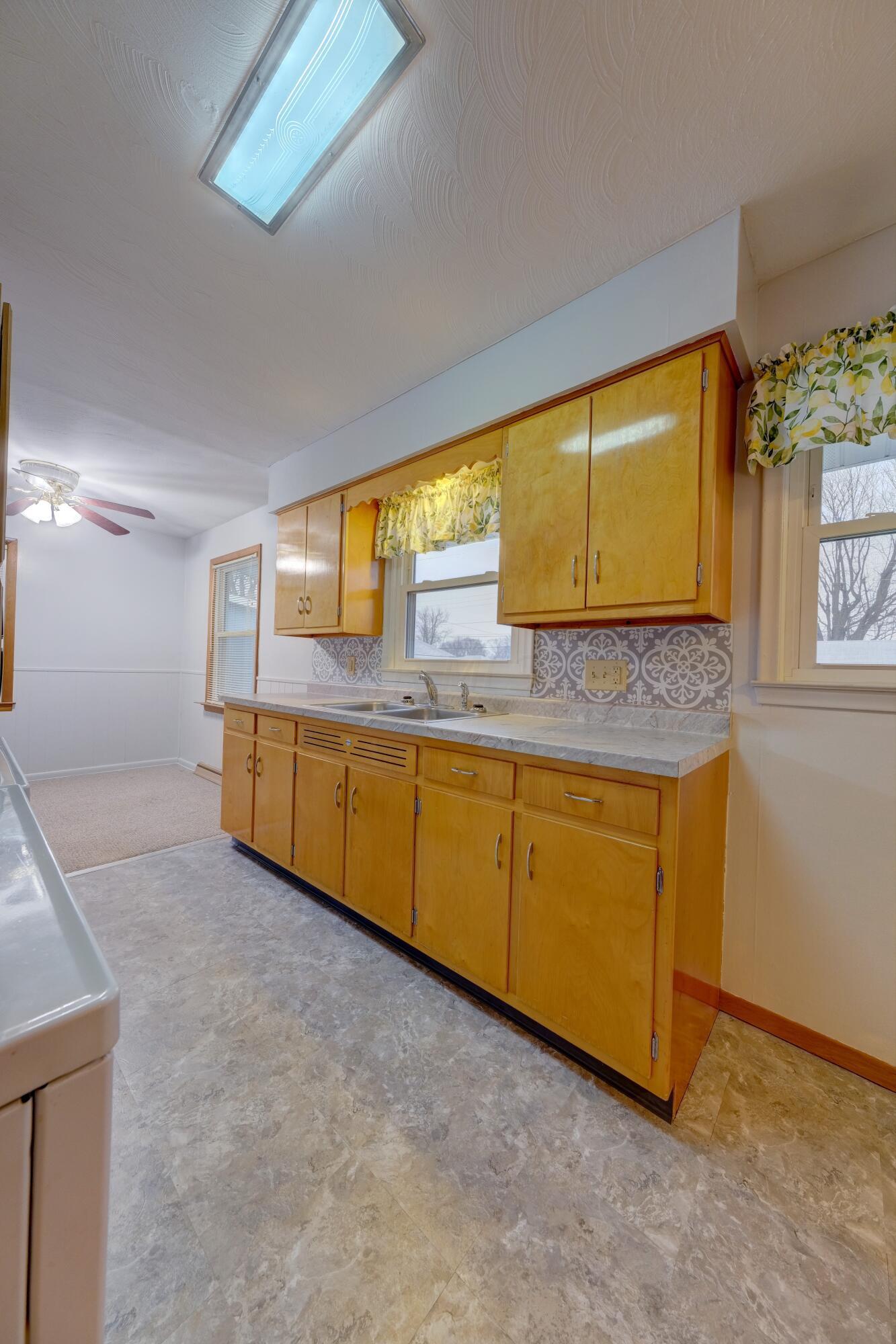 356 Reed Avenue Marion, OH 43302 - Photo 20 of 54 22 Kitchen