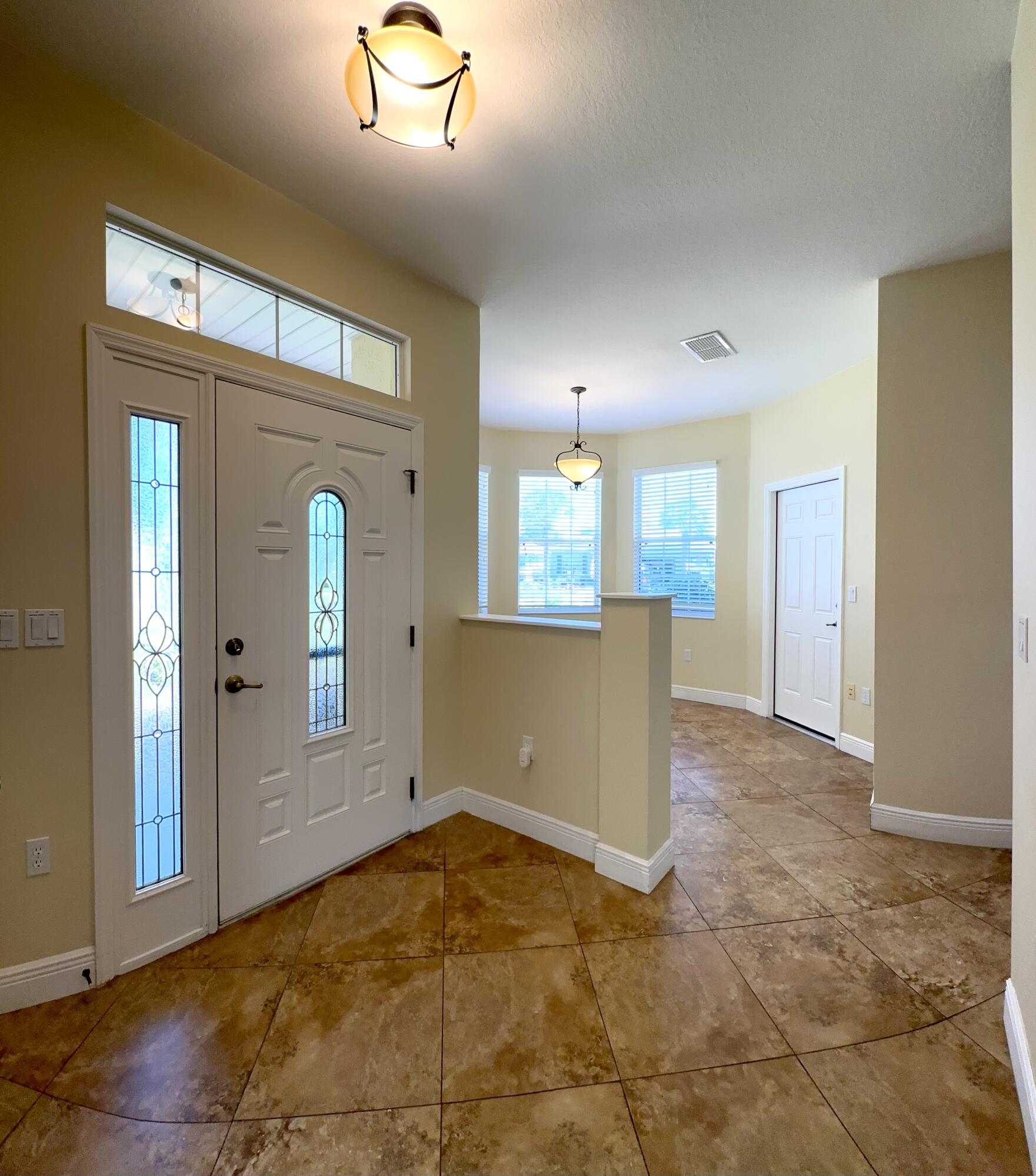 8394 Southwest 82nd Loop Ocala, FL 34481 - Photo 4 of 97 Glass beveled glass door