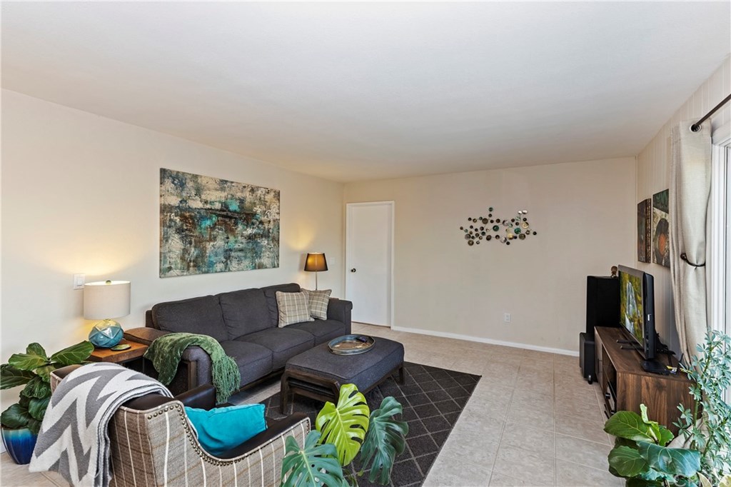 1377 Ransom Road Riverside, CA 92506 - Photo 14 of 59