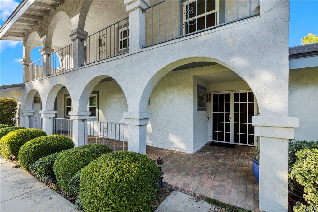 1377 Ransom Road Riverside, CA 92506 - Photo 4 of 59