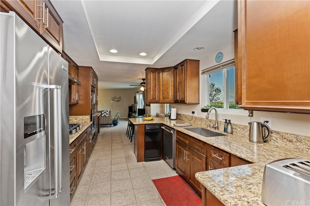 1377 Ransom Road Riverside, CA 92506 - Photo 10 of 59