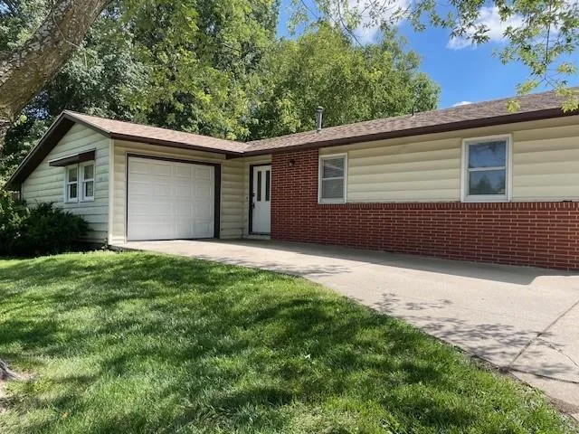 $1,350 | 1406 West Main Terrace, Savannah, MO 64485