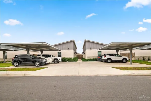 $1,275 | 1511 Playa Drive, Unit 2, Weslaco, TX 78596
