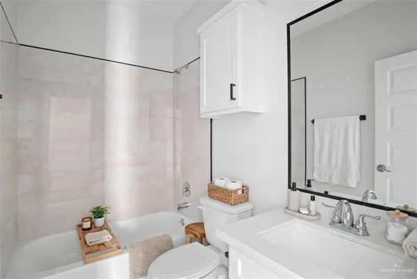 $1,275 | 1511 Playa Drive, Unit 2, Weslaco, TX 78596