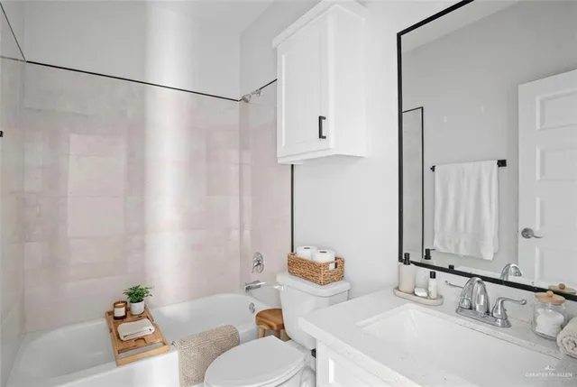 $1,300 | 1511 Playa Drive, Unit 2, Weslaco, TX 78596