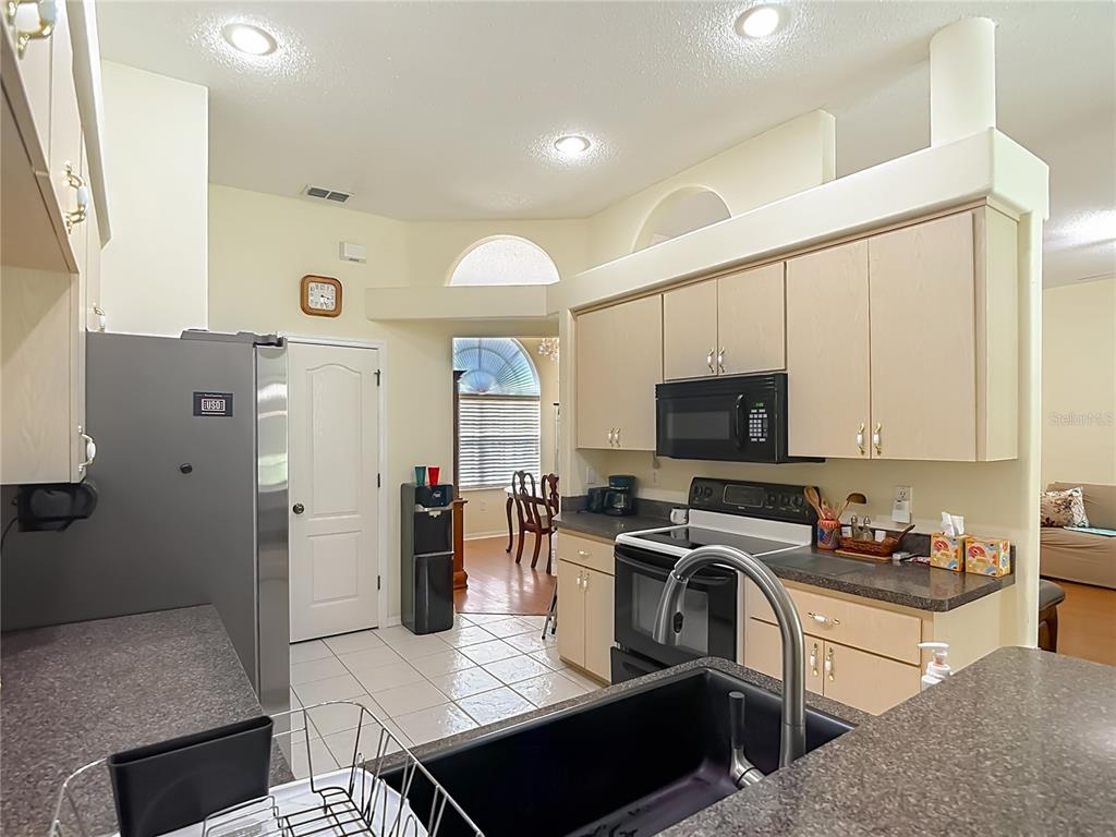 8338 Handcart Road Dade City, FL 33525 - Photo 13 of 96