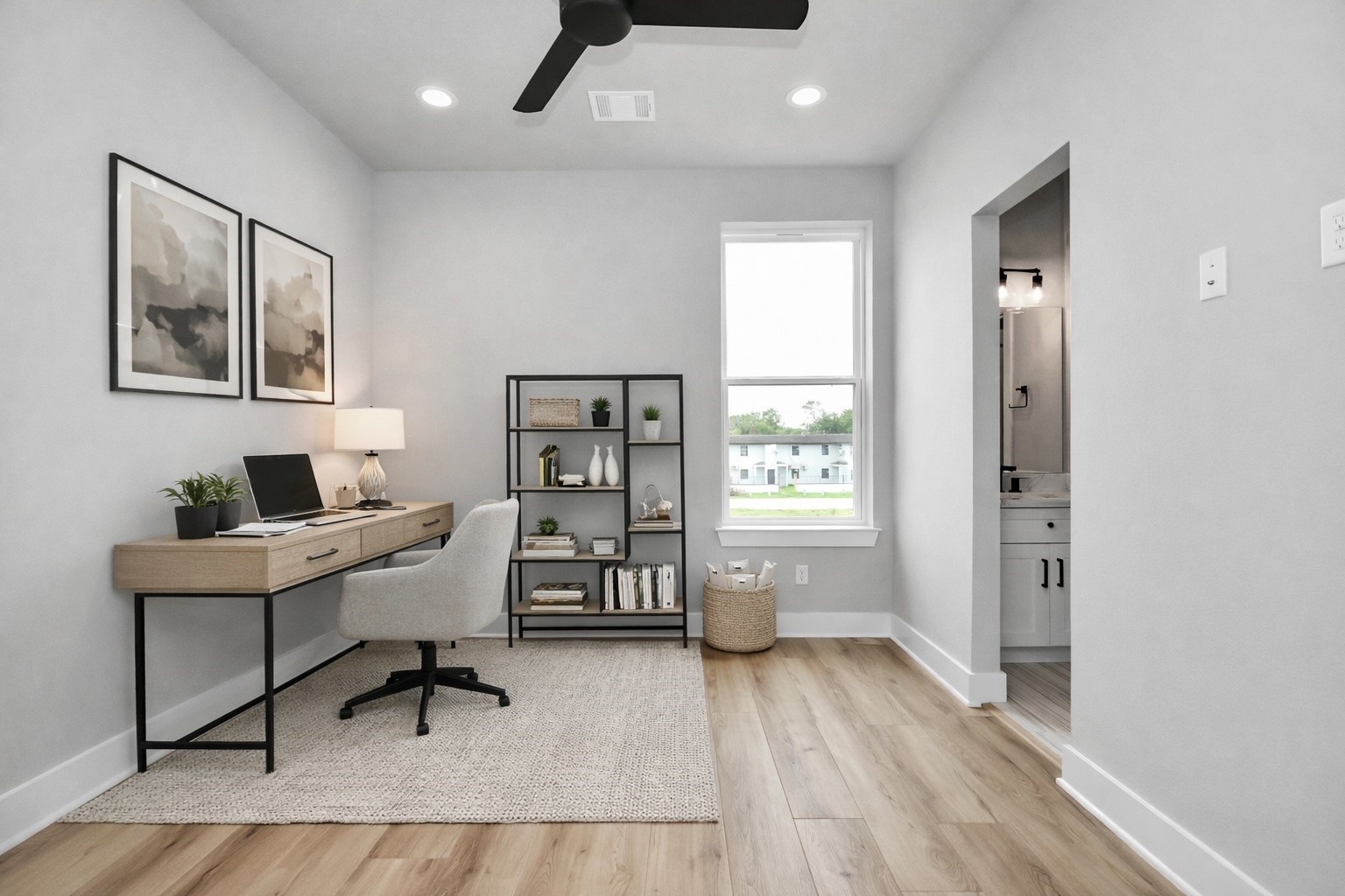 6817 Peerless Street Houston, TX 77021 - Photo 24 of 31 a work room with furniture and windows