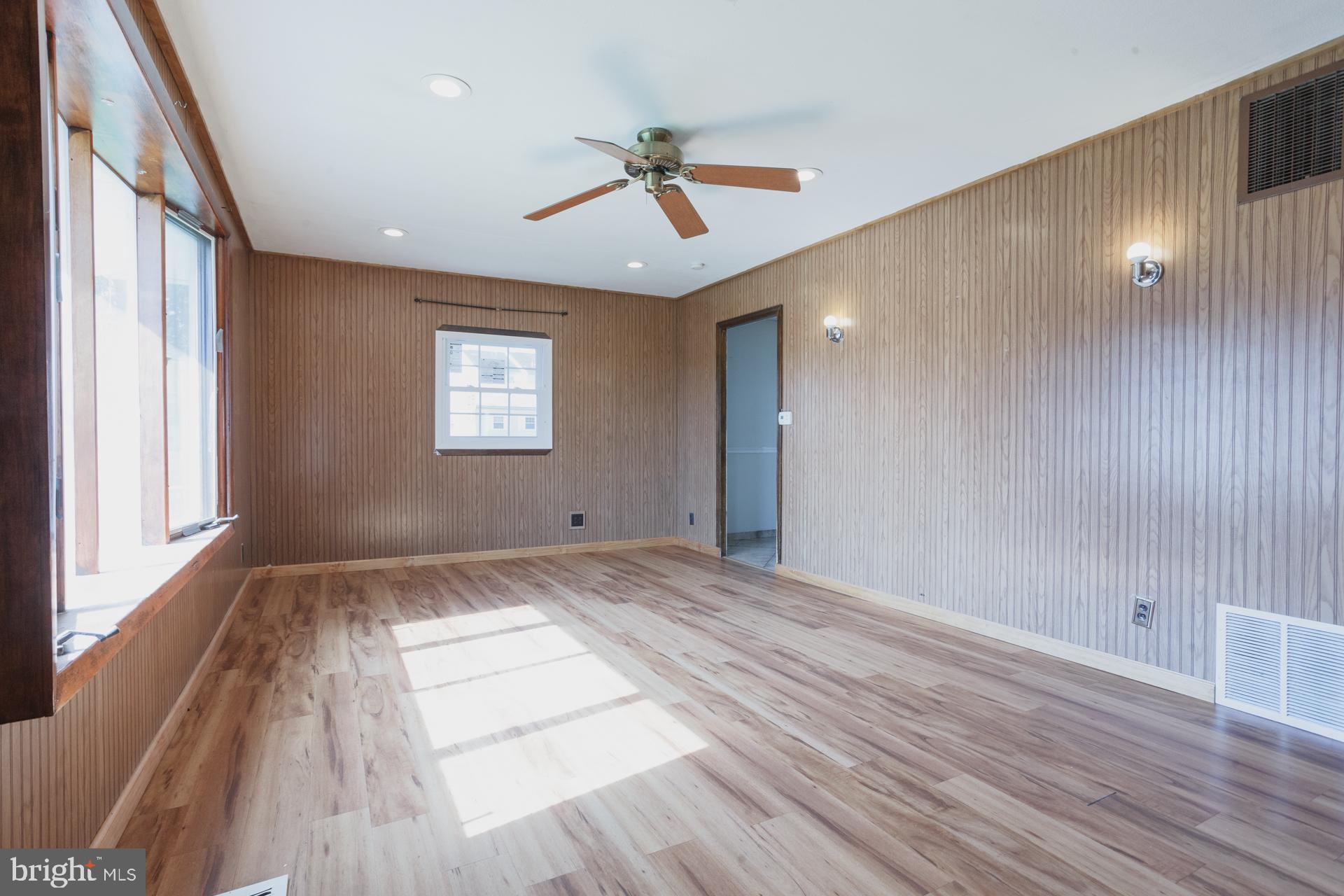 368 Devon Road Fairless Hills, PA 19030 - Photo 19 of 25 Gallery Image 19