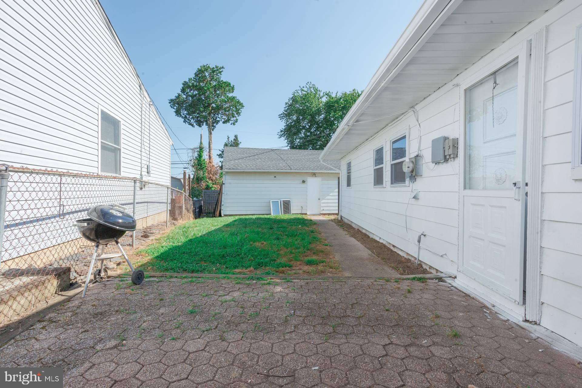 368 Devon Road Fairless Hills, PA 19030 - Photo 4 of 25 Gallery Image 4