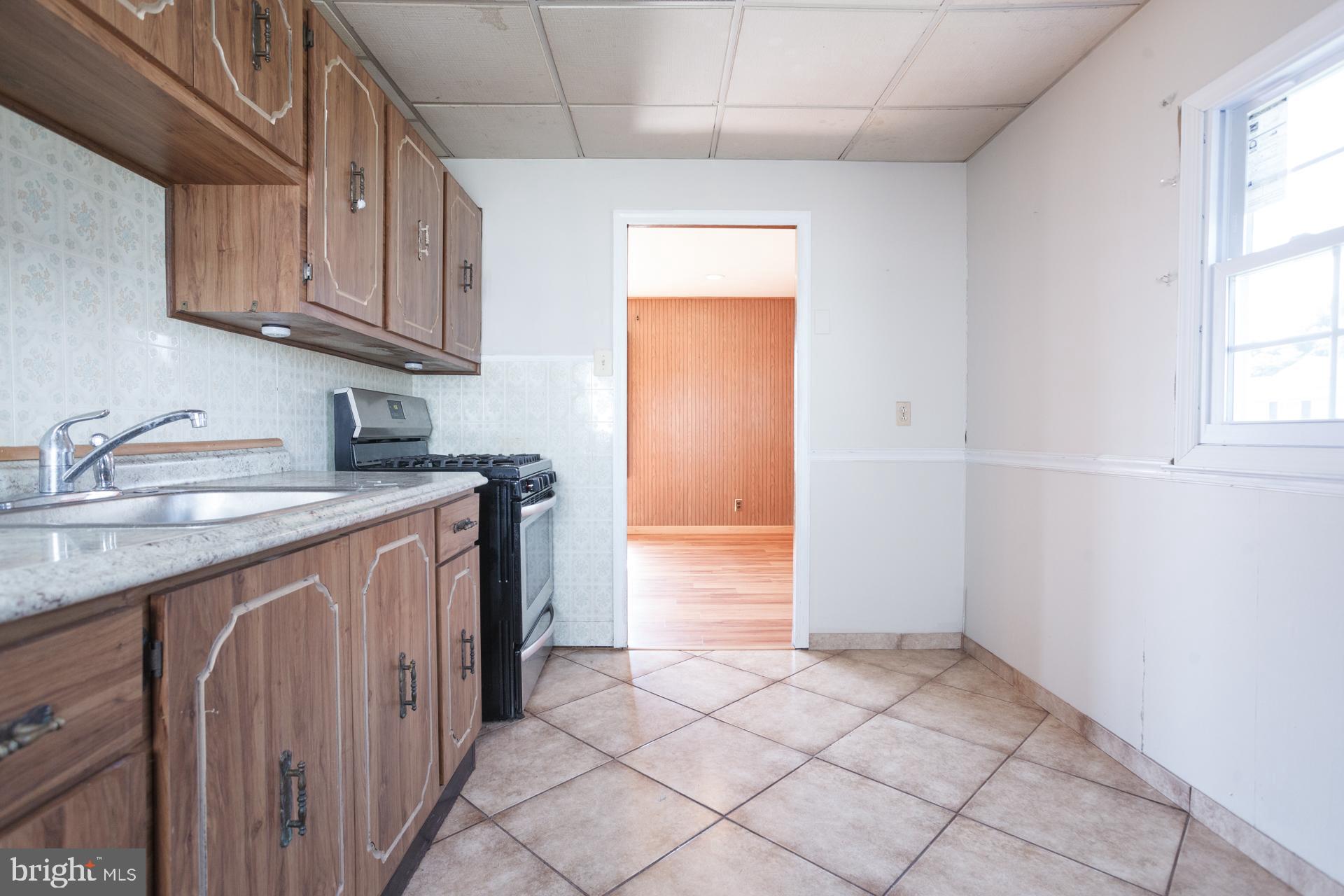 368 Devon Road Fairless Hills, PA 19030 - Photo 6 of 25 Gallery Image 6