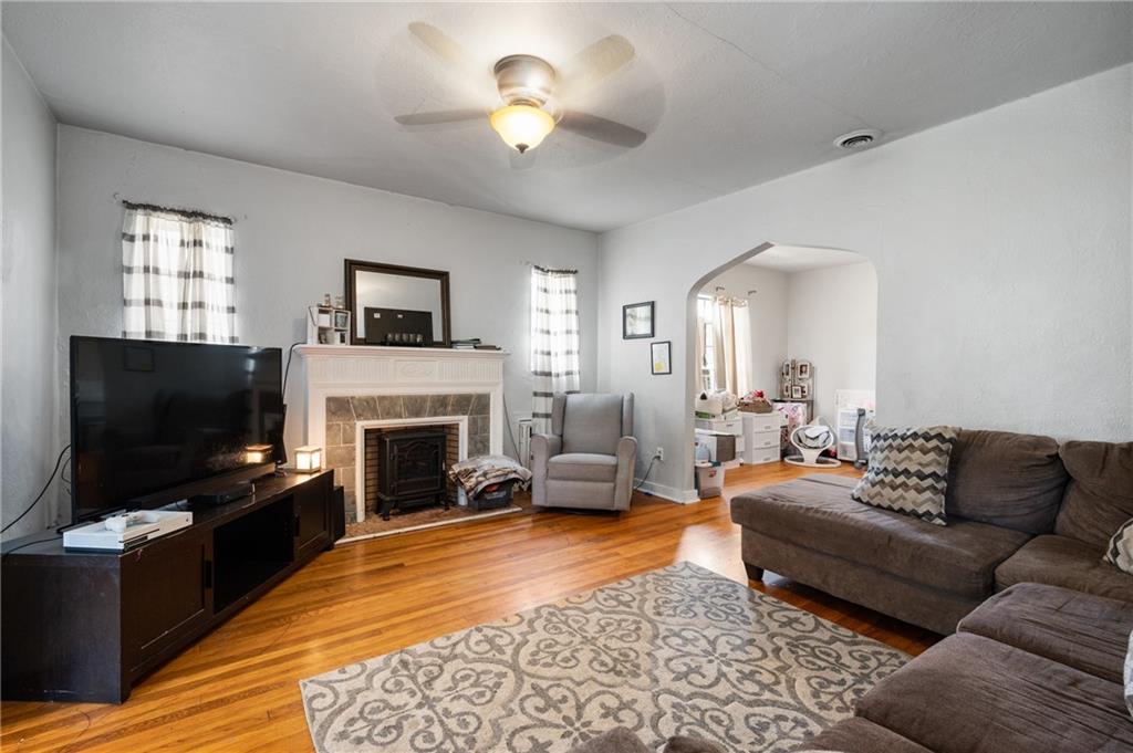57 Dunn Street McKees Rocks, PA 15136 - Photo 3 of 23 Gallery Image 3