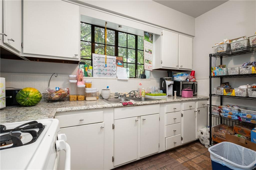 57 Dunn Street McKees Rocks, PA 15136 - Photo 5 of 23 Gallery Image 5