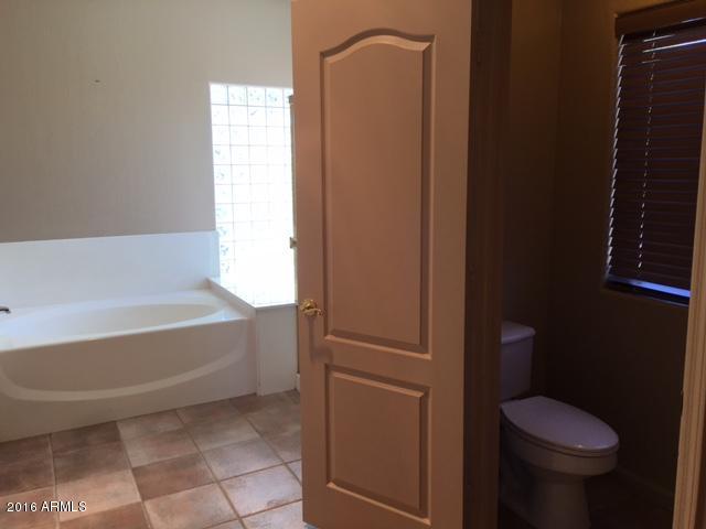 118 East Irvine Road Phoenix, AZ 85086 - Photo 31 of 61 Master bath